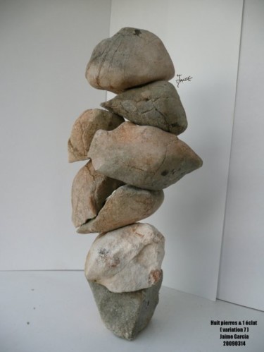 Sculpture titled "ÊTRETAS DE 8 PIERRE…" by Jaime Garcia, Original Artwork, Stone