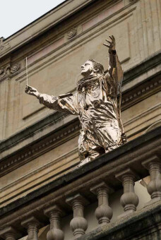 Scultura intitolato "The man who conduct…" da Jan Fabre, Opera d'arte originale