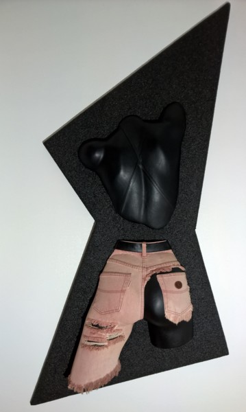 Sculpture titled "BLACK & PINK" by Jan Van Braekel, Original Artwork, Leather