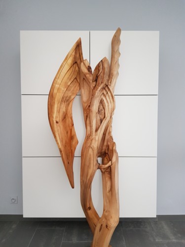 Skulptur mit dem Titel "FALLEN ANGEL" von Jan Van Braekel, Original-Kunstwerk, Holz