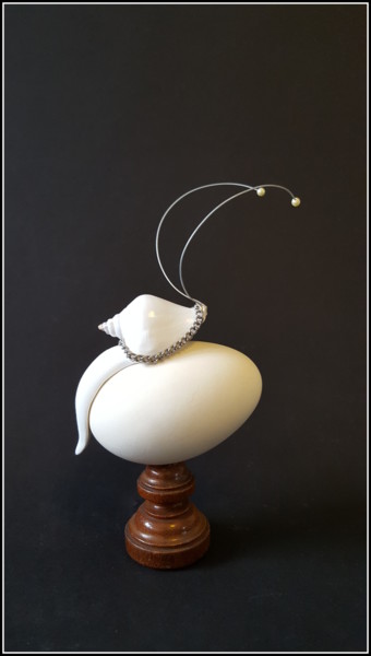Скульптура под названием "On a egg" - Jan Schrijver, Подлинное произведение искусства, Мультимедиа