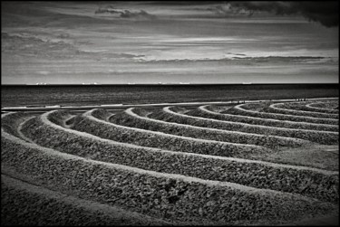 Photographie intitulée "Rings in the sand" par Jan Schrijver, Œuvre d'art originale