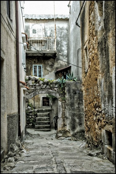 Fotografia intitulada "Old alley" por Jan Schrijver, Obras de arte originais