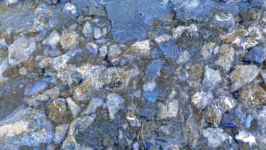 Photographie intitulée "Les cailloux bleus.…" par Janie B., Œuvre d'art originale
