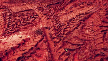 Photographie intitulée "Les traces rouges.…" par Janie B., Œuvre d'art originale, Photographie numérique