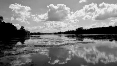Photographie intitulée "Le long de la Meuse" par Janie B., Œuvre d'art originale, Photographie manipulée