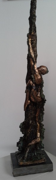 Sculpture titled "Résurgence" by Janine Le Cann, Original Artwork, Bronze