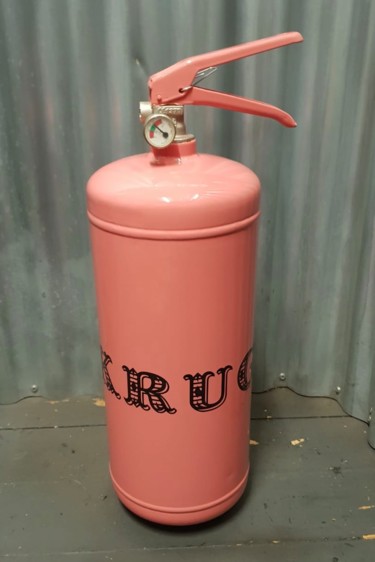 Design intitolato "Pink Fire Extinguis…" da Januart2019, Opera d'arte originale, Mobili