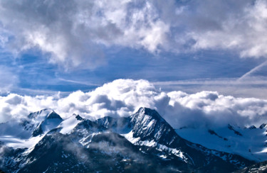 Fotografie mit dem Titel "Alpes dans les nuag…" von Jarek Witkowski, Original-Kunstwerk