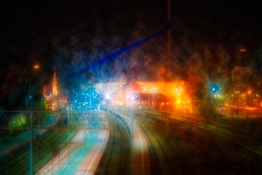 Photographie intitulée "nuit à la gare / ni…" par Jarek Witkowski, Œuvre d'art originale