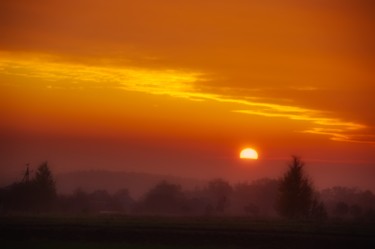 Photographie intitulée "lever de soleil rou…" par Jarek Witkowski, Œuvre d'art originale