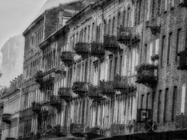 Fotografia intitolato "balcons sur la viei…" da Jarek Witkowski, Opera d'arte originale