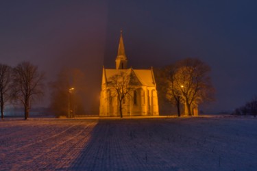 Fotografia intitulada "église dans la nuit…" por Jarek Witkowski, Obras de arte originais