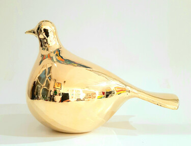Sculpture titled "Golden Pigeon 7/25" by Jaromir Gargulak, Original Artwork, Bronze