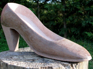 Escultura intitulada "Zapato salón" por Javier Martín, Obras de arte originais, Pedra