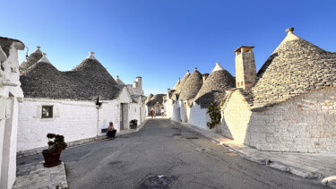 Fotografia intitolato "Alberobello 3" da Jean-Claude Mathier, Opera d'arte originale, Fotografia digitale