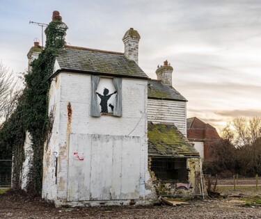 Banksy'yi Tanıtıyoruz: Kayıp BBC Röportajı Sanatçının Maskesini Düşürüyor