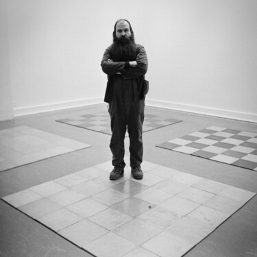 Carl Andre, innovateur en art minimaliste, est décédé à 88 ans