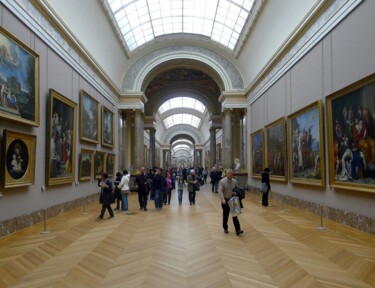 Louvre Müzesi Bomba Tehdidi Üzerine Boşaltıldı