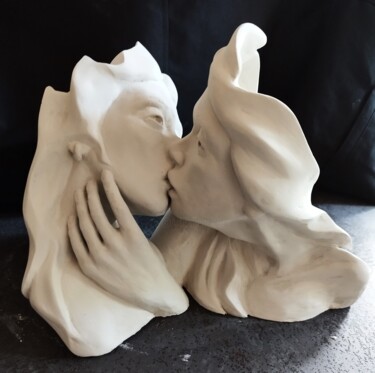 Sculpture titled "Le Baiser 5" by Jean-Louis Marino, Original Artwork, Terra cotta