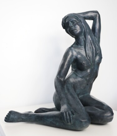Skulptur mit dem Titel "LAETITIA" von Jean Louis Tornassat, Original-Kunstwerk, Bronze