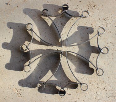 Escultura titulada "Croix Occitane" por Jean-Luc Lopez, Obra de arte original, Metales