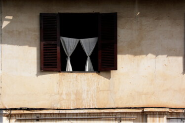 Photographie intitulée "Fenêtre à Luang Pra…" par Jean-Marie Virat, Œuvre d'art originale, Photographie numérique