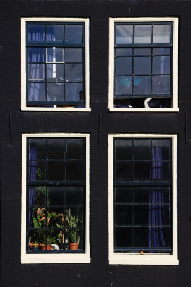 Photographie intitulée "rideaux bleus" par Jean-Marie Virat, Œuvre d'art originale, Photographie numérique
