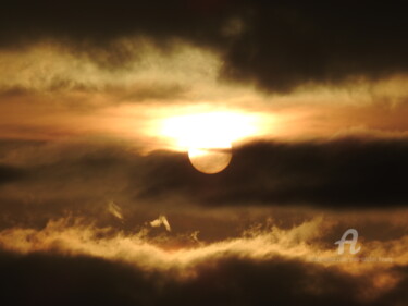 Photography titled "Lever de soleil dif…" by Jean-Michel Liewig, Original Artwork, Non Manipulated Photography