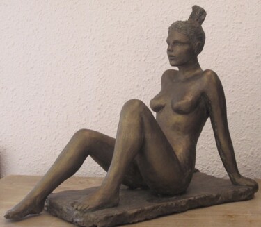 Sculpture titled "NU assis à la plage" by Jean-Paul Magne, Original Artwork, Terra cotta