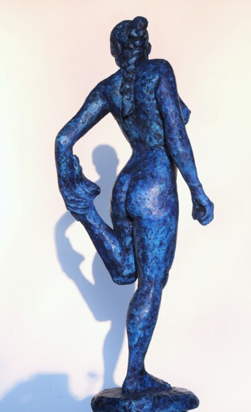 Sculpture intitulée "Sur un pied" par Jean Pierre Picheny, Œuvre d'art originale, Résine