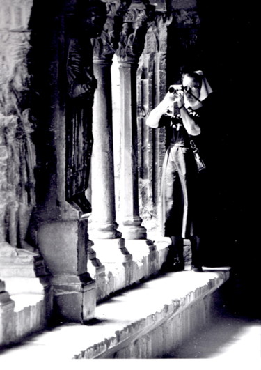 Fotografia intitolato "soeur-en-flag" da Jean-Pierre Simard, Opera d'arte originale, fotografia a pellicola