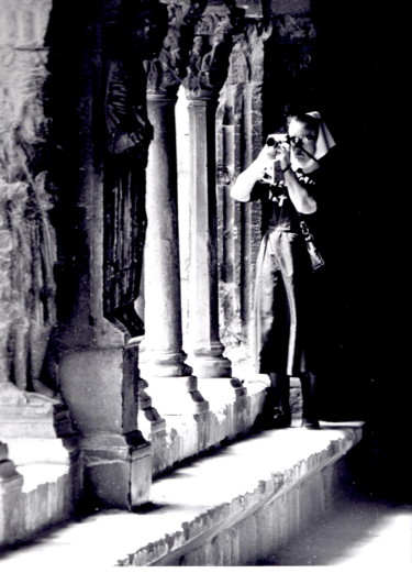 Photographie intitulée "soeur-en-flag" par Jean-Pierre Simard, Œuvre d'art originale, Photographie argentique