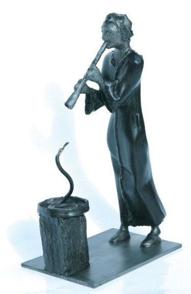 Sculpture titled "Le charmeur de serp…" by Jean Remaury, Original Artwork, Metals