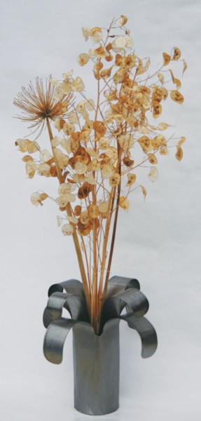 Scultura intitolato "Vase pour plantes s…" da Jean Remaury, Opera d'arte originale, Metalli