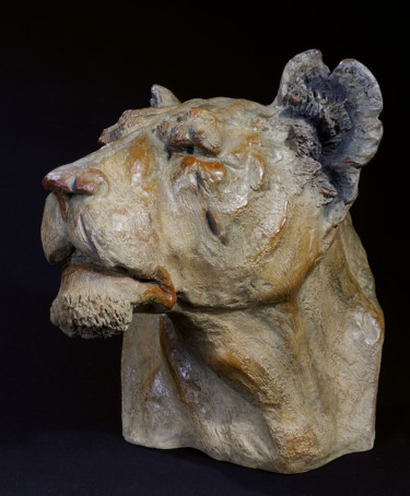 Sculpture intitulée "la vieille lionne" par Vassil, Œuvre d'art originale, Métaux