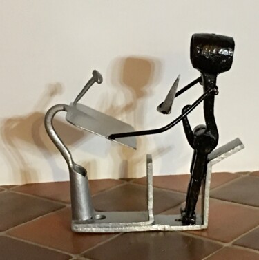 Escultura titulada "Conférencier en tra…" por Jean-Yves Grossiord, Obra de arte original, Metales