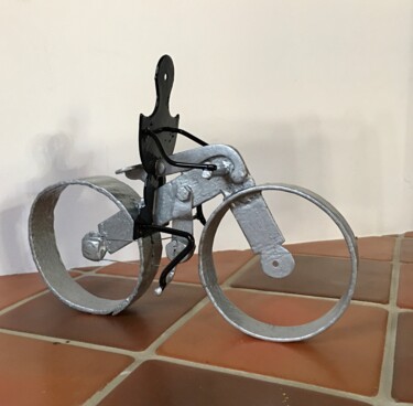 Sculpture titled "Cycliste 1" by Jean-Yves Grossiord, Original Artwork, Metals