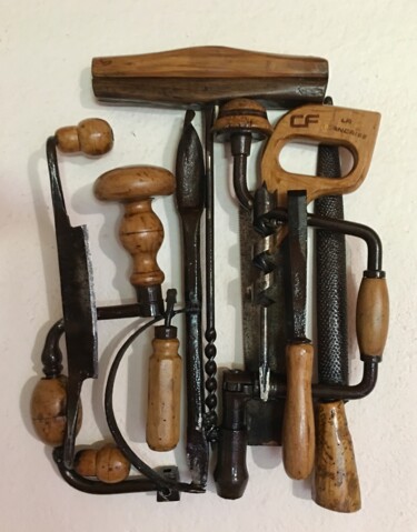 Sculpture intitulée "OAS (Outils Anciens…" par Jean-Yves Grossiord, Œuvre d'art originale, Métaux Monté sur Châssis en bois