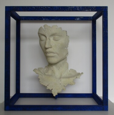 Sculpture titled "L' heure bleue" by Jean-Yves Verne, Original Artwork, Cement