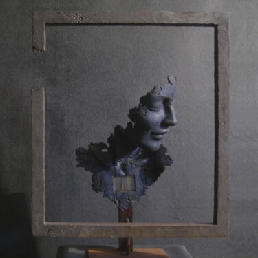 Escultura intitulada "buste bleu dans un…" por Jean-Yves Verne, Obras de arte originais, Cimento