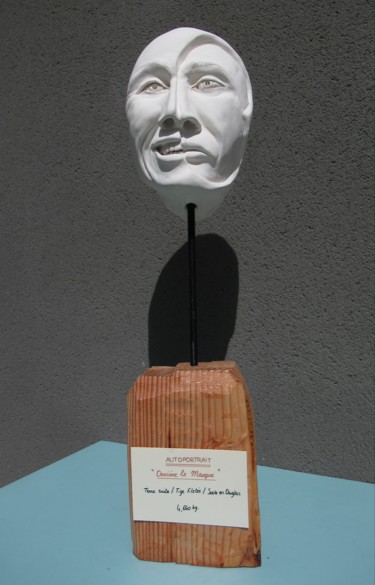 「"Derrière le masque…」というタイトルの彫刻 Jean-Yves Zilio (Anje Sevy)によって, オリジナルのアートワーク, テラコッタ