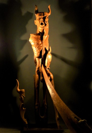 Sculpture intitulée "L'agonie du Minotau…" par Jean-Charles Ferrand, Œuvre d'art originale, Bois