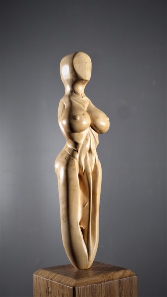 Sculpture titled "Gardienne 31" by Jean-Charles Ferrand, Original Artwork, Wood