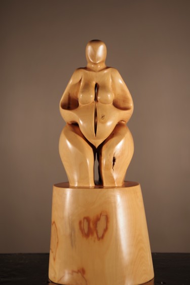 Sculpture titled "Déesse-Mère 26" by Jean-Charles Ferrand, Original Artwork, Wood