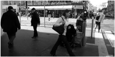 Photographie intitulée "Agitation urbaine" par Jeanjeandenice " Jjdn ", Œuvre d'art originale