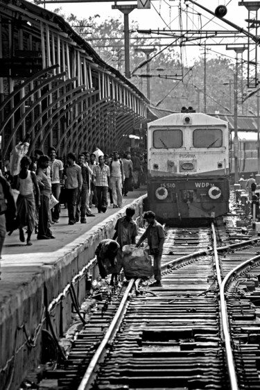 Fotografia intitulada "La gare - New delhi" por Jean-Marc Renaudie, Obras de arte originais