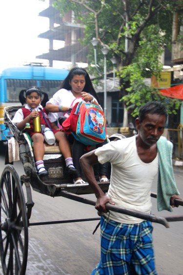 Fotografía titulada "RICKSHAWS -WALLAHS…" por Jeannette Allary, Obra de arte original