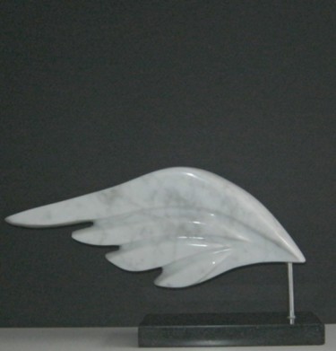 Skulptur mit dem Titel "Wing" von Jef Geerts, Original-Kunstwerk, Stein