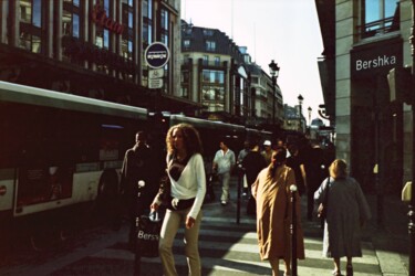 Fotografie mit dem Titel "Les trois bus" von Jérome Chuilon, Original-Kunstwerk, Analog Fotografie